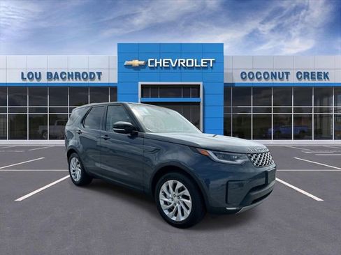 Used 2025 Land Rover Discovery S image 1