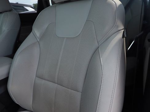 Used 2022 Kia Telluride EX w/ EX Premium Package FWD image 12