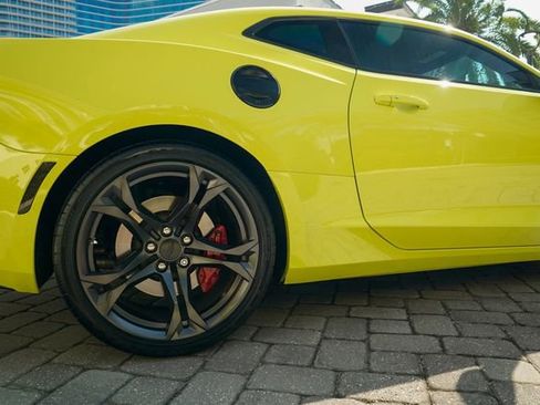 Used 2019 Chevrolet Camaro SS image 30