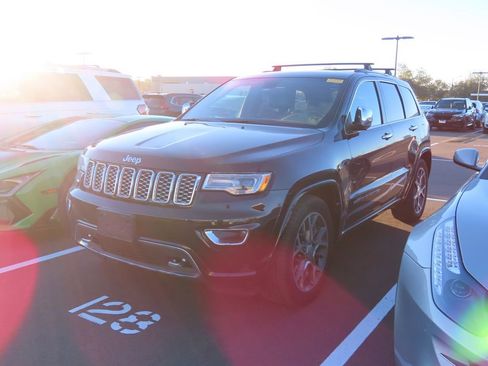 Used 2020 Jeep Grand Cherokee Overland image 2