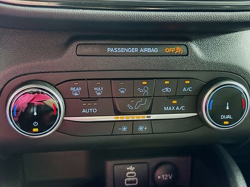 Certified 2025 Ford Escape ST-Line AWD/4WD image 15