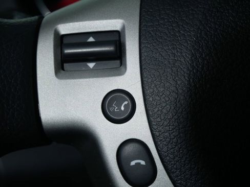 Used 2013 Nissan Rogue SV FWD image 24