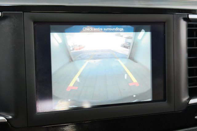 Used 2019 Chrysler Pacifica Touring-L FWD image 20
