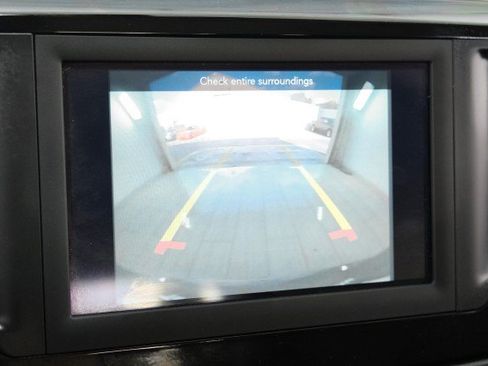 Used 2019 Chrysler Pacifica Touring-L FWD image 20