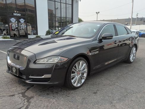 Used 2017 Jaguar XJ L Supercharged RWD image 2