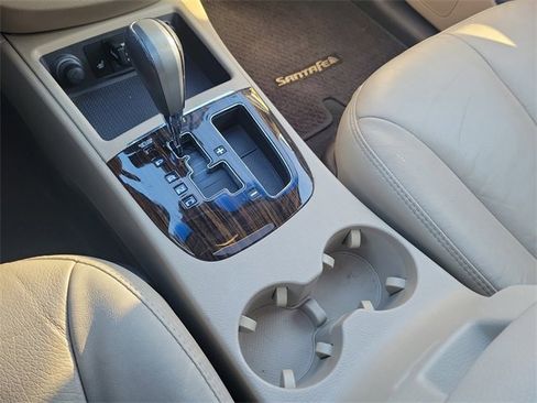 Used 2011 Hyundai Santa Fe Limited w/ Navigation Pkg 4 image 23