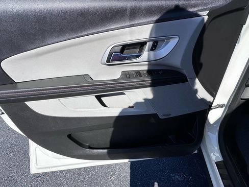 Used 2014 Chevrolet Equinox LTZ FWD image 17