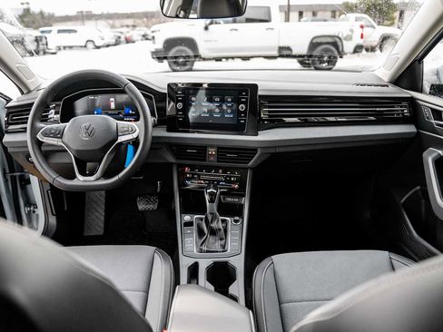 New 2026 Volkswagen Jetta SE image 10