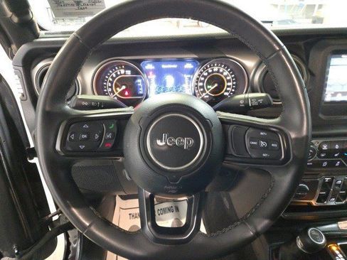 Used 2023 Jeep Gladiator Sport image 11