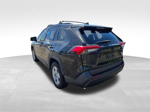 Used 2020 Toyota RAV4 XLE AWD/4WD image 15