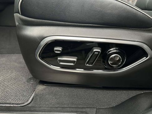 New 2025 Jeep Grand Cherokee Summit w/ Luxury Tech Group V image 29