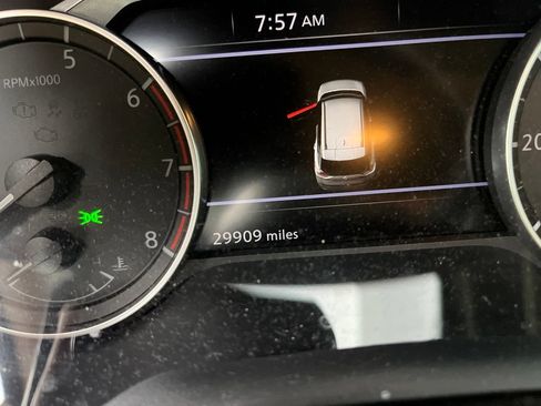 Used 2023 Nissan Rogue SV FWD image 5