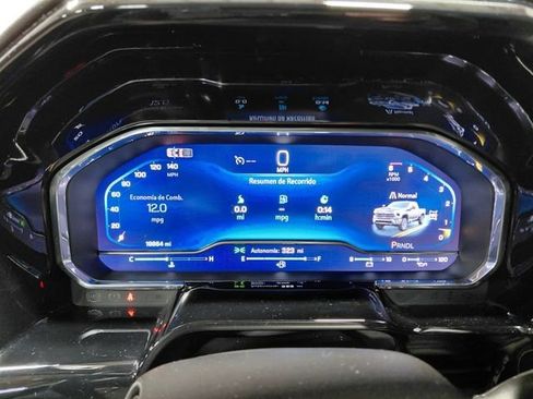 Used 2025 Chevrolet Silverado 2500 LT w/ Convenience Package image 33