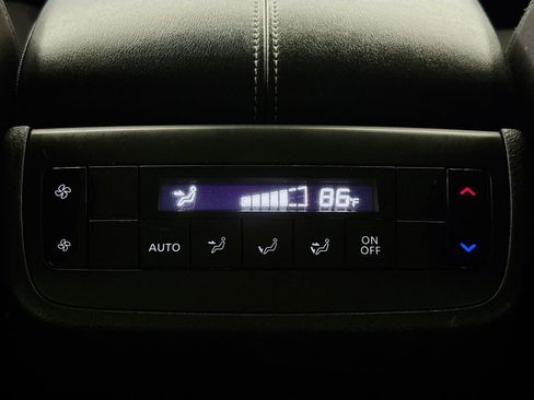 Used 2022 Nissan Pathfinder SV image 20