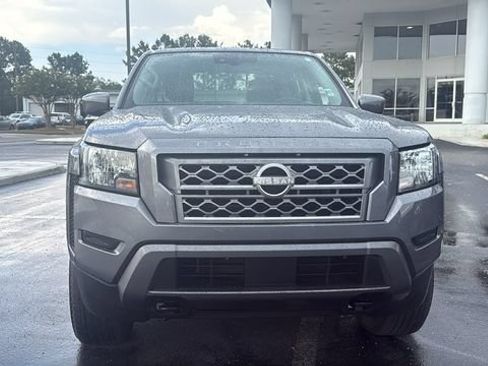 Used 2023 Nissan Frontier SV w/ Tow Package AWD/4WD image 2