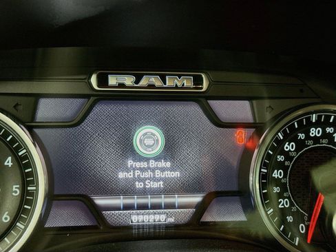 Used 2021 RAM 1500 Big Horn AWD/4WD image 3