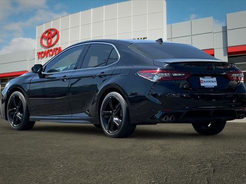 Used 2022 Toyota Camry XSE FWD image 5
