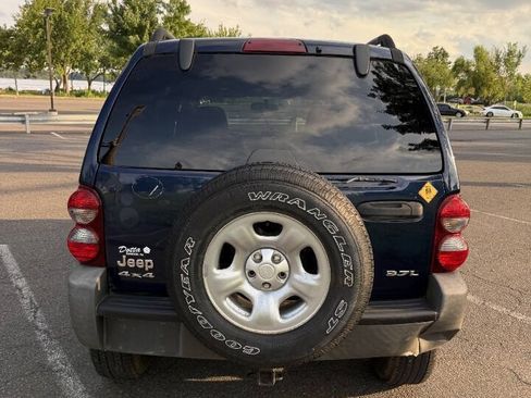 Used 2007 Jeep Liberty Sport AWD/4WD image 6