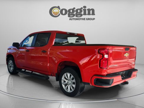 Used 2022 Chevrolet Silverado 1500 Custom w/ Safety Confidence Package RWD image 3