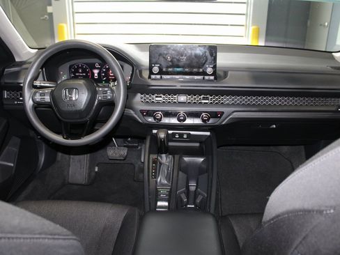 Used 2025 Honda Accord SE image 23