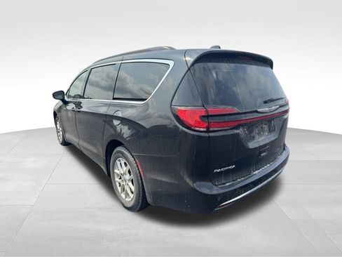 Used 2022 Chrysler Pacifica Touring-L FWD image 7
