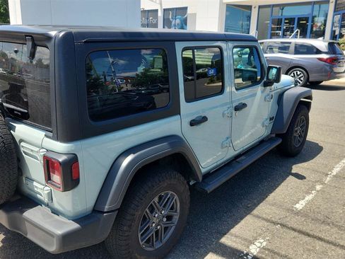 Used 2024 Jeep Wrangler Unlimited Sport AWD/4WD image 3