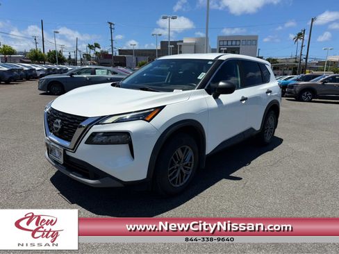 Used 2023 Nissan Rogue S FWD image 1