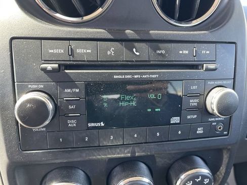 Used 2014 Jeep Patriot Latitude AWD/4WD image 16