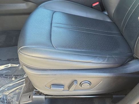 Used 2023 Kia Sorento SX image 41