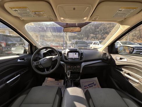 Used 2019 Ford Escape SE image 6