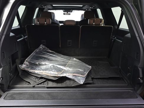 New 2026 Lincoln Navigator L Black Label AWD/4WD image 19