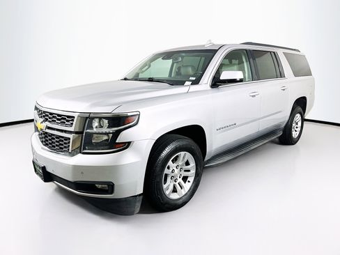 Used 2018 Chevrolet Suburban LT AWD/4WD image 3