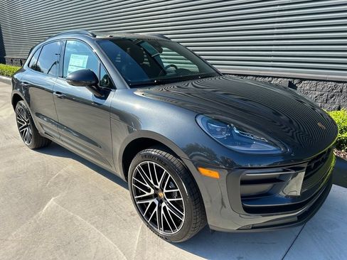 Certified 2026 Porsche Macan AWD/4WD image 11