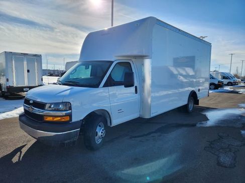 New 2025 Chevrolet Express 4500 w/ Power Convenience Package RWD image 3