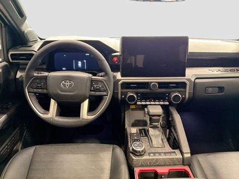 Used 2025 Toyota Tacoma TRD Off-Road w/ TRD Off Road Premium Package AWD/4WD image 20