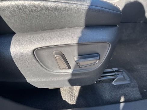 Certified 2024 Toyota Highlander XLE image 14