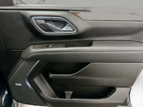 Used 2023 Chevrolet Suburban Premier image 35