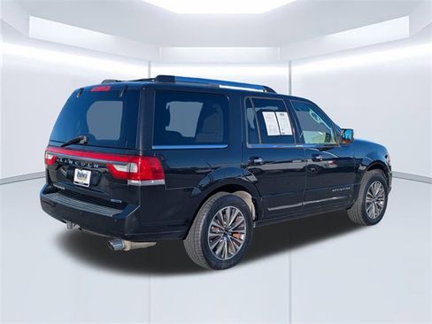 Used 2015 Lincoln Navigator 2WD image 4