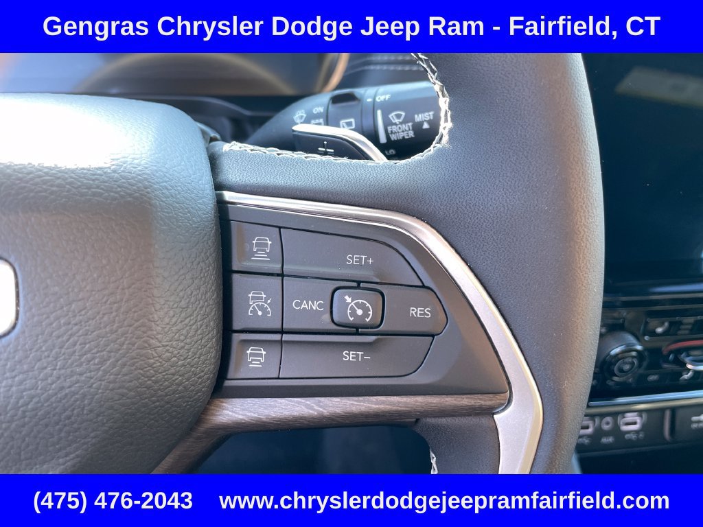 Used 2025 Jeep Grand Cherokee Limited AWD/4WD image 53