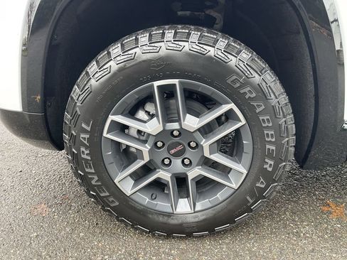 New 2026 GMC Terrain AT4 w/ Convenience Package III image 32