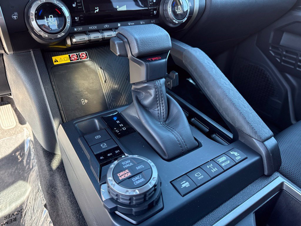 Used 2024 Toyota Tacoma TRD Off-Road w/ TRD Off Road Premium Package AWD/4WD image 27
