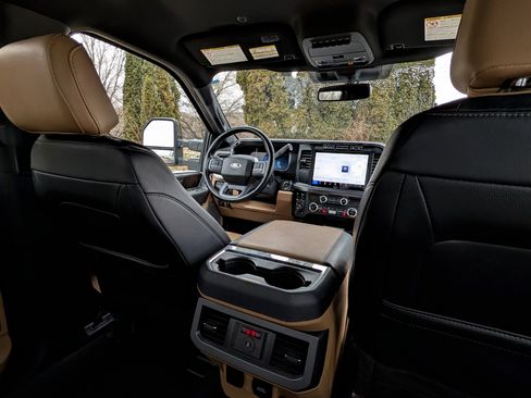 Used 2023 Ford F350 Lariat w/ FX4 Off-Road Package image 39