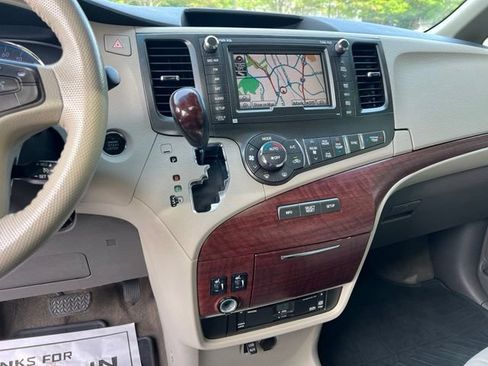 Used 2013 Toyota Sienna XLE w/ Premium Pkg FWD image 37