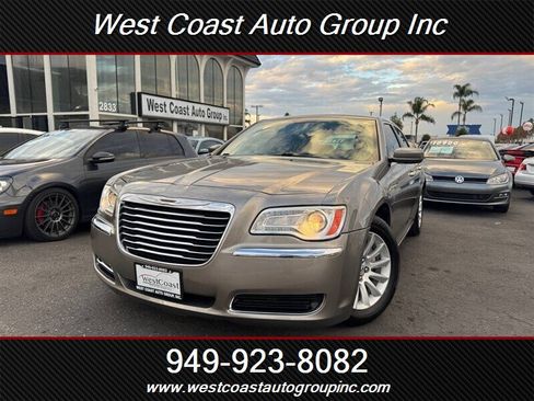 Used 2014 Chrysler 300 image 3
