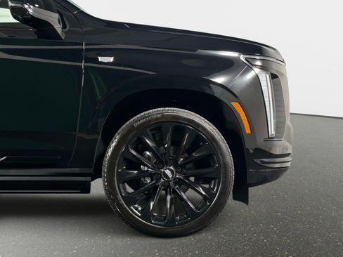 Used 2026 Cadillac Escalade Platinum Sport w/ LPO, ONYX Package AWD/4WD image 4