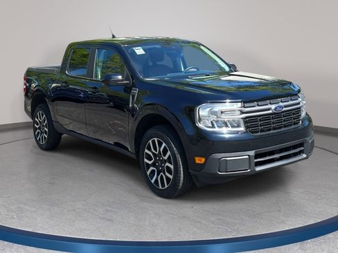 Used 2023 Ford Maverick Lariat FWD image 3