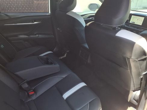 Used 2025 Toyota Camry SE w/ Convenience Package FWD image 21