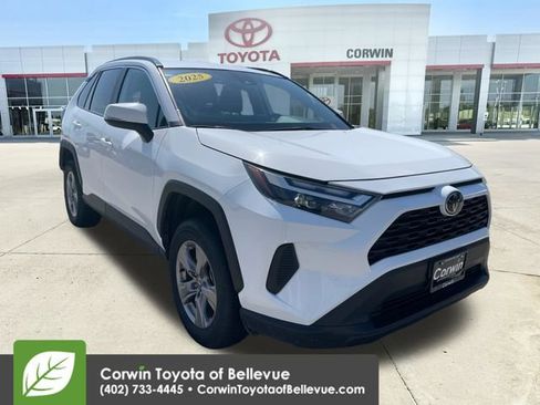 Used 2025 Toyota RAV4 XLE AWD/4WD image 1
