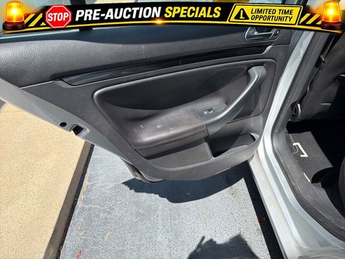 Used 2014 Volkswagen Jetta SE FWD image 27