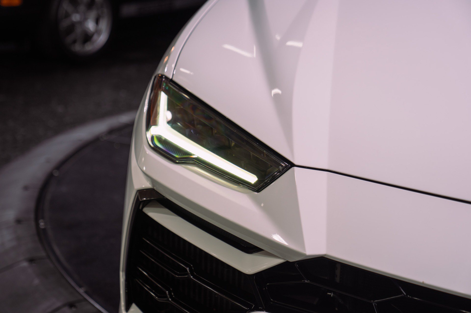 Used 2022 Lamborghini Urus AWD/4WD image 11
